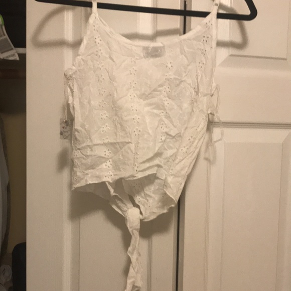 Lace button up shirt with tie knot at the front - Picture 2 of 2